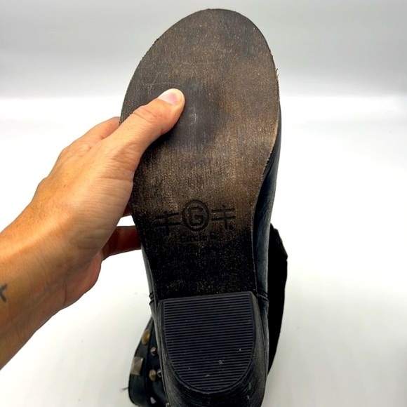 Circle G - Black Leather Distressed Studded Strap Pull On Ankle Boot Size 7.5 - Picture 9 of 15